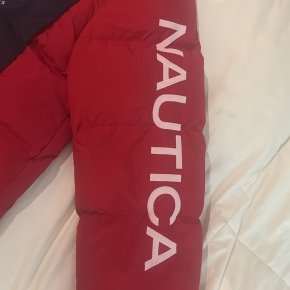 Men’s Nautica Red Puffer Jacket size medium - Picture 4 of 8